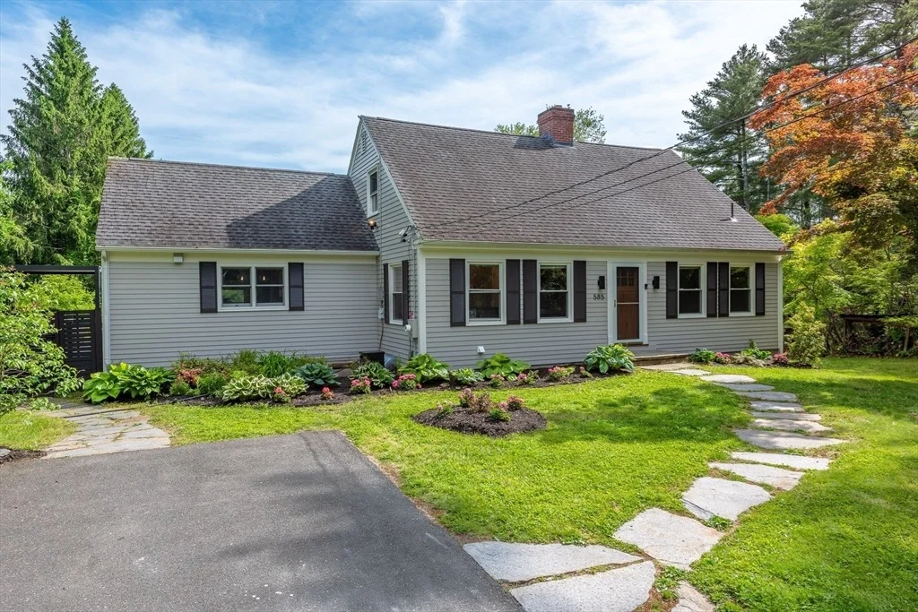 Photo of 585 Station Rd