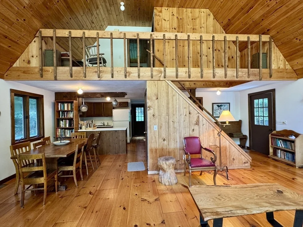Photo of 80 River Road