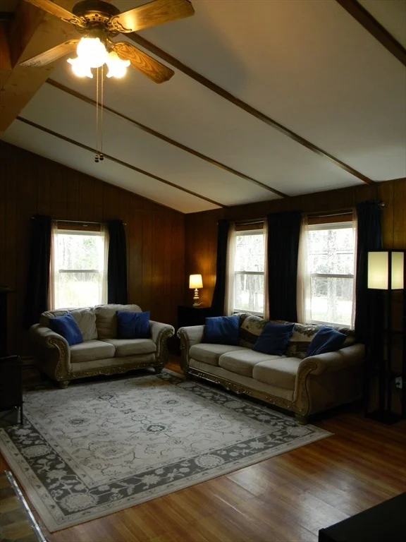 Photo of 1100 Main St