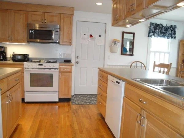 Photo of 35 Crown Grant Dr