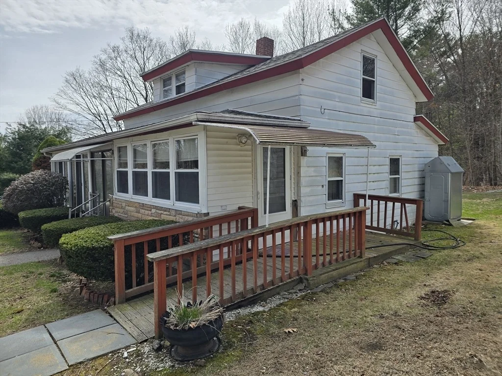 Photo of 205 Hardwick Rd