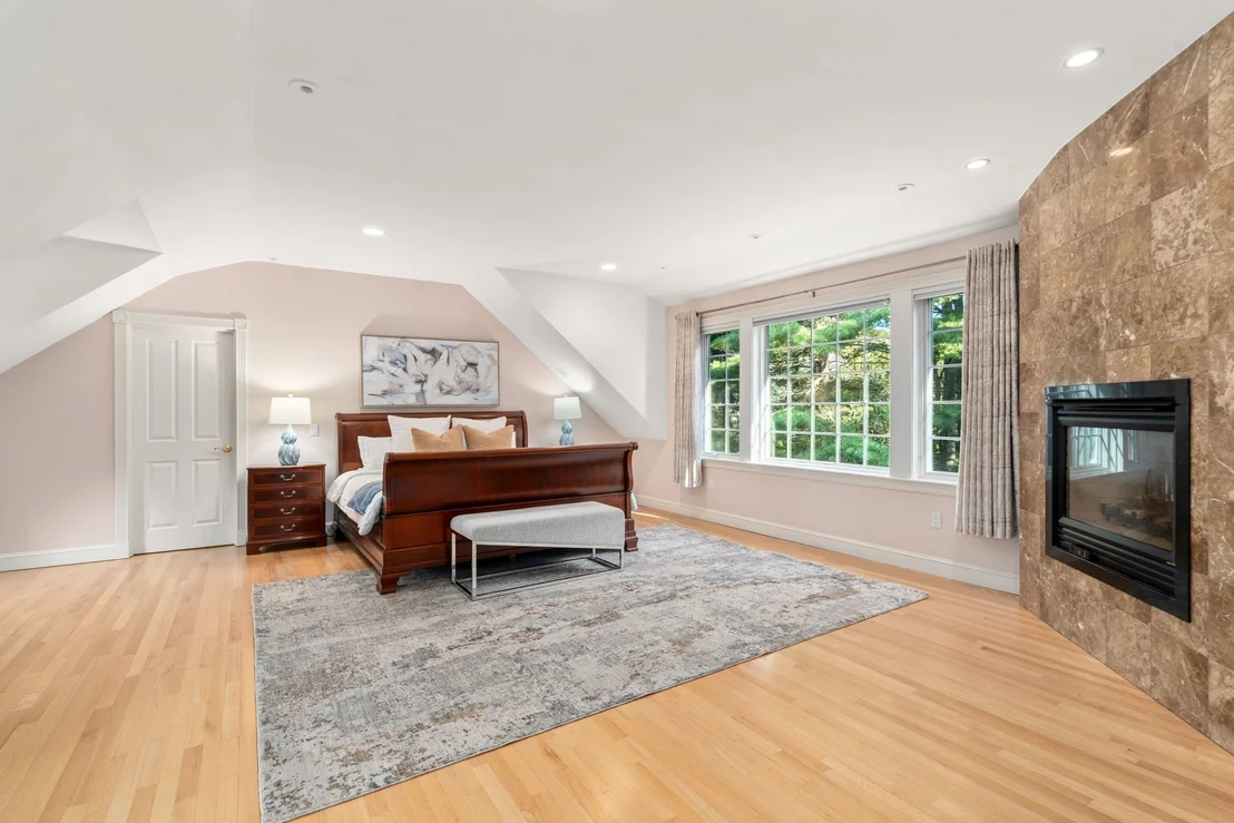 Photo of 24 Davis Rd