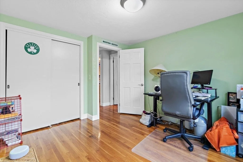 Photo of 145 Meadowbrook Rd