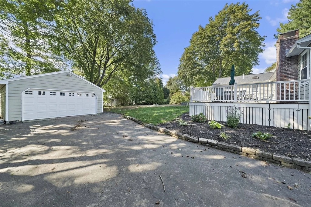 Photo of 10 Newhall Rd