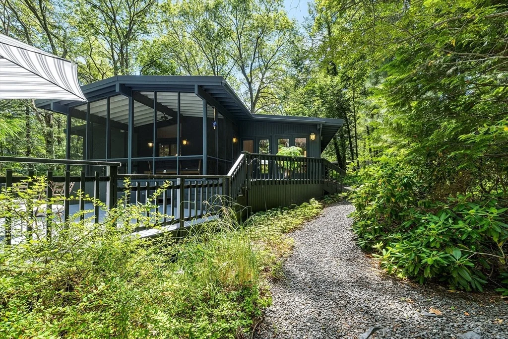 Photo of 10 Dewey Rd