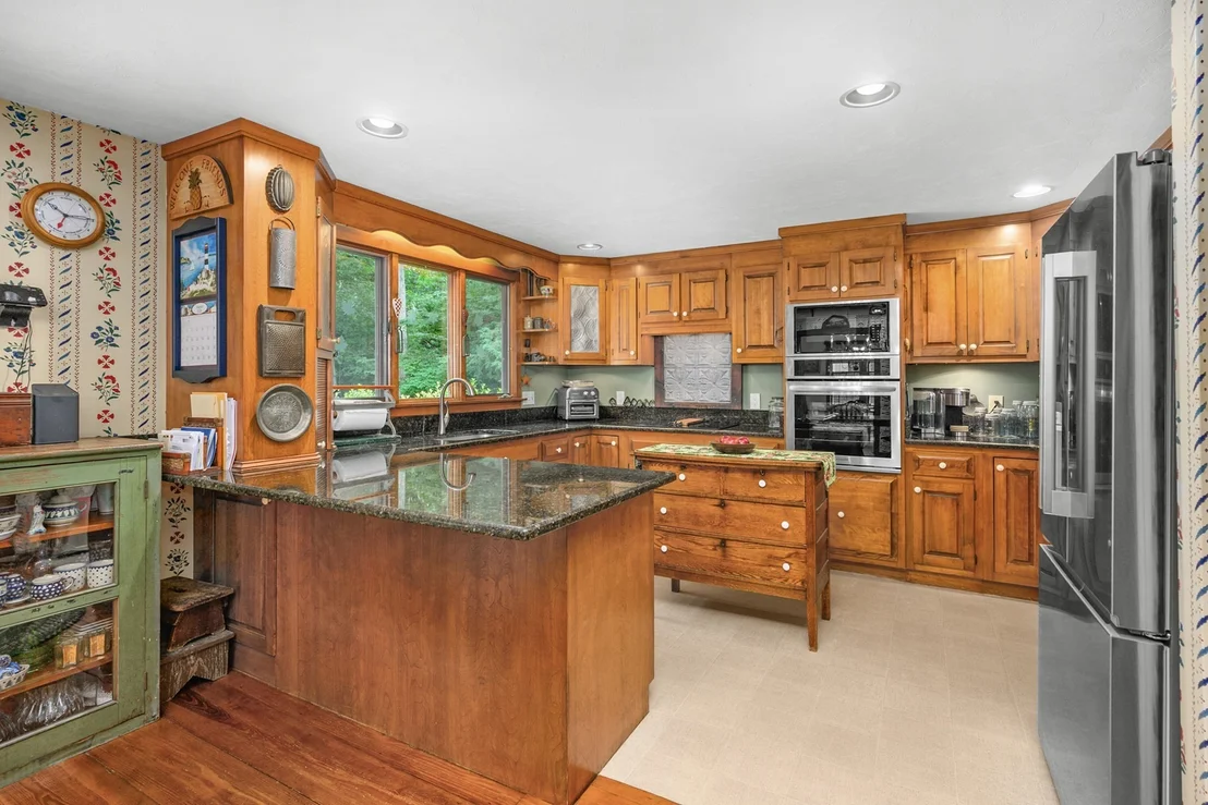 Photo of 8 Crestview Dr Ext
