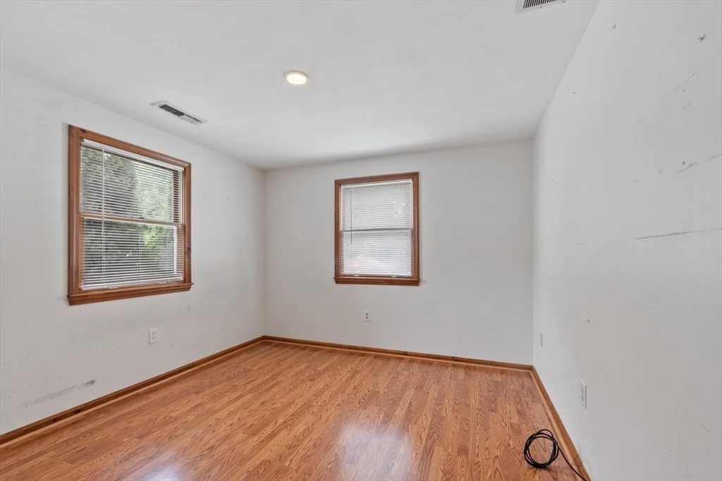 Photo of 170 Townsend Ave