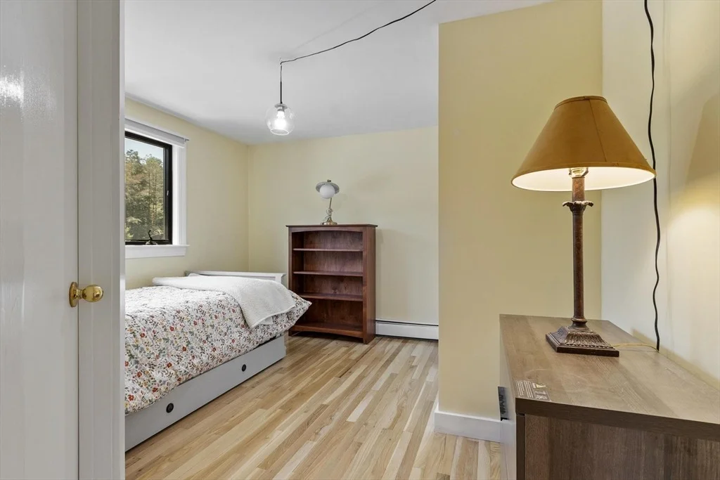Photo of 467 Loring Road