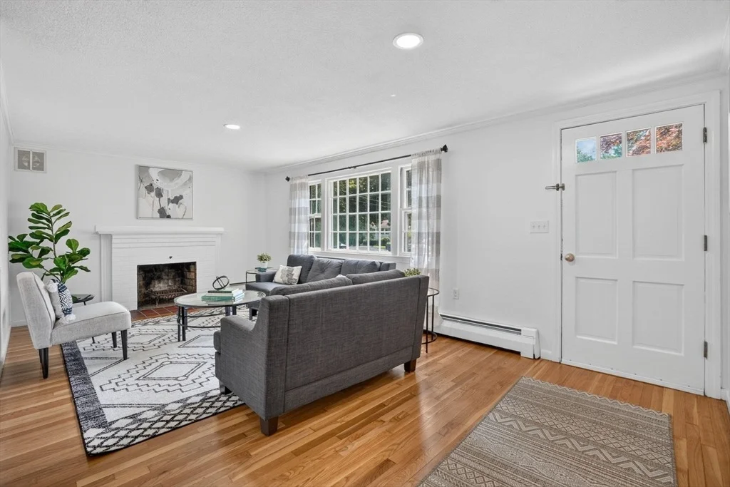 Photo of 8 Charlotte Dr