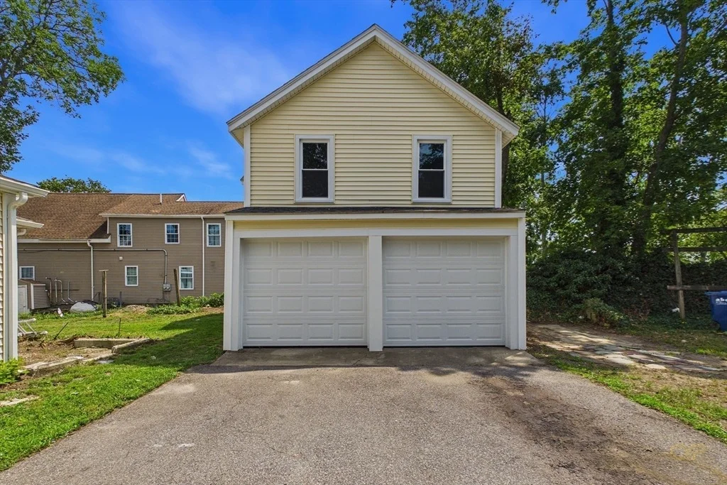Photo of 398 Main St