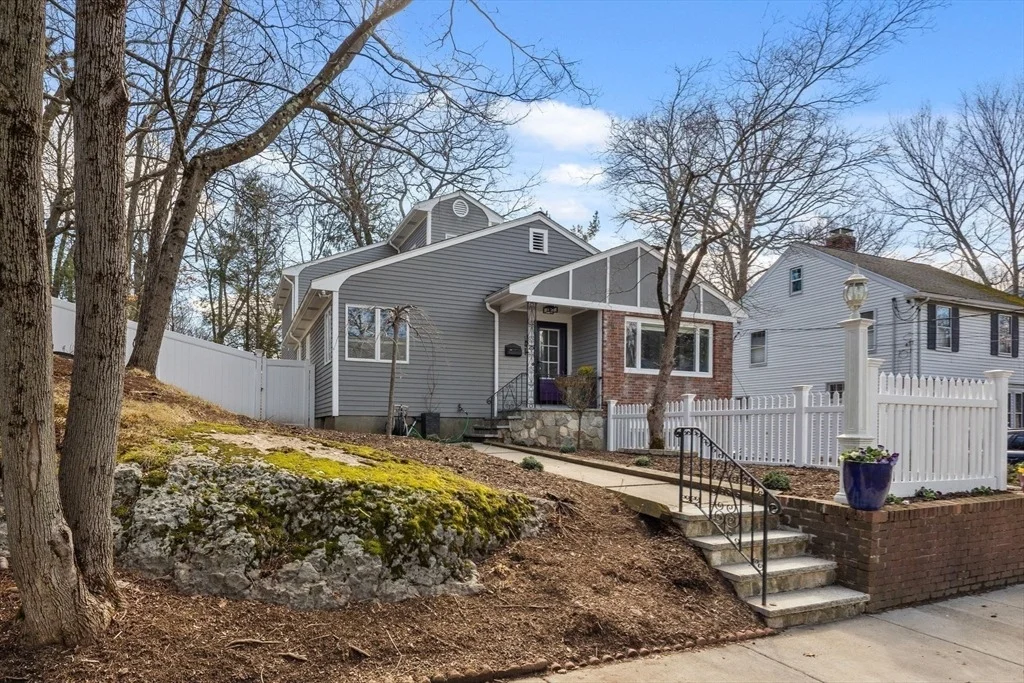 Photo of 25 Clearwater Rd