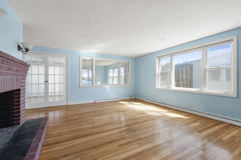 Photo of 21 River Rd