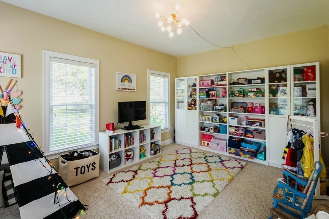 Photo of 493 Taylor Rd