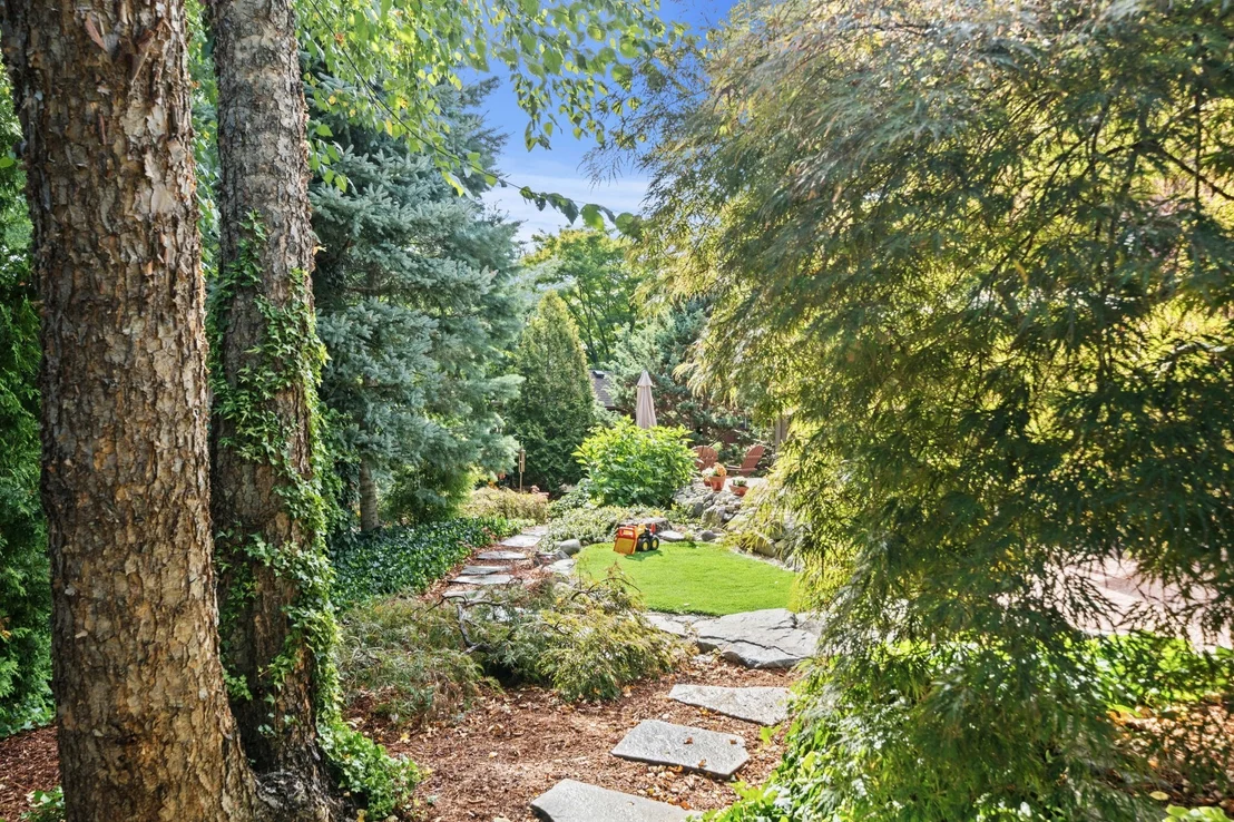 Photo of 49 Lynde Ave