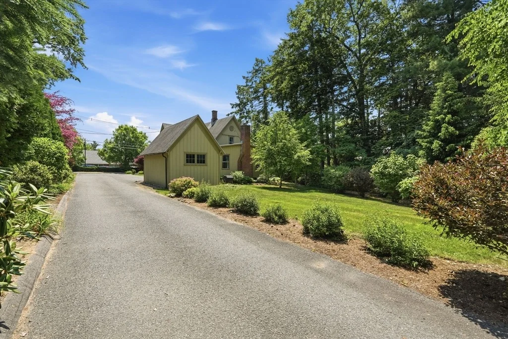 Photo of 38 Round Hill Road