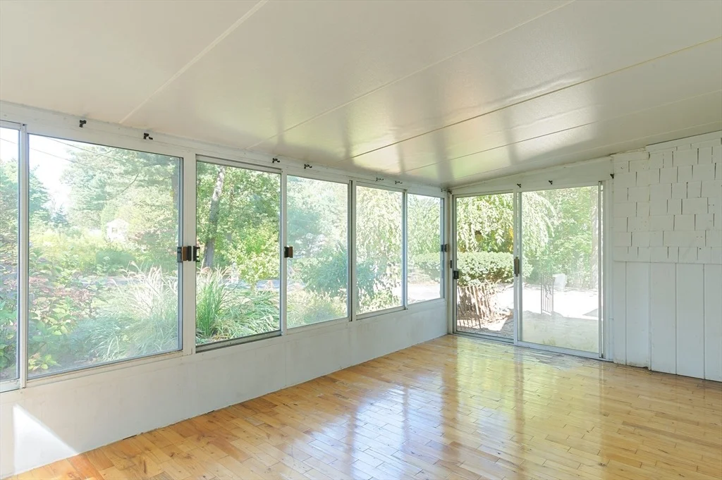 Photo of 34 Putnam Lane