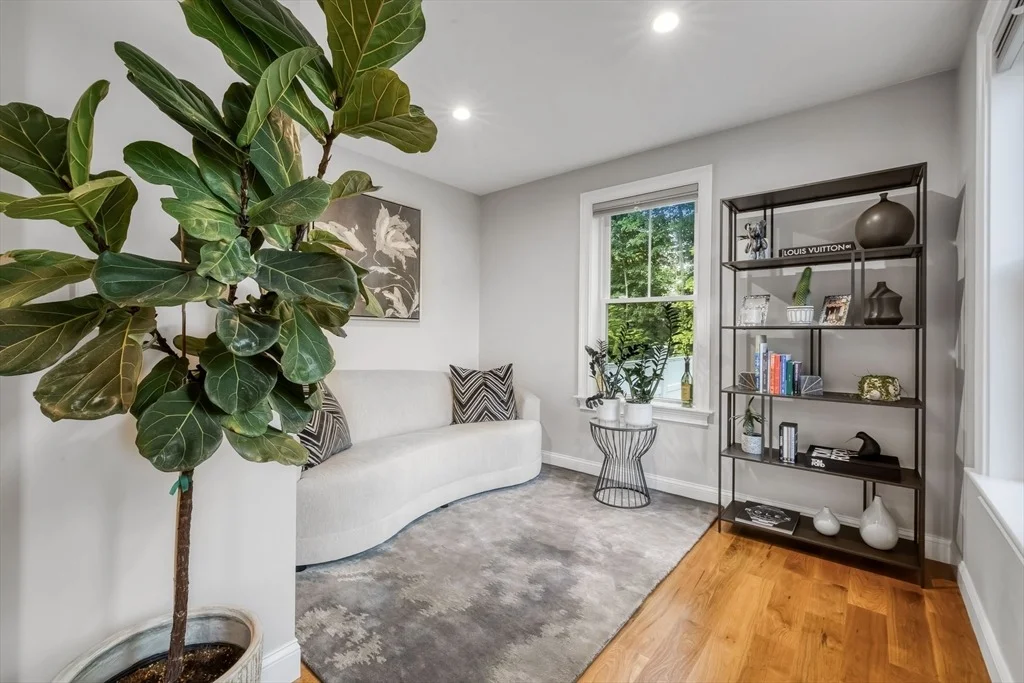 Photo of 540 Pulaski Boulevard