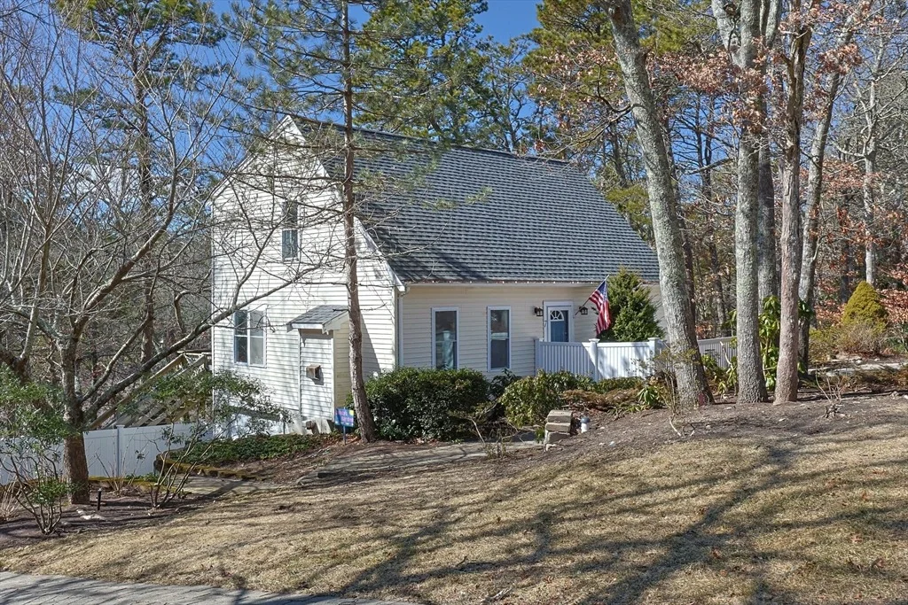 Photo of 7 Santuit Pond Rd