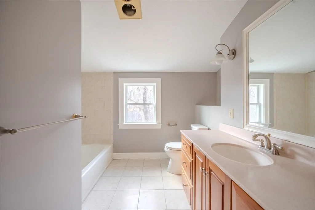 Photo of 563 Piper Rd