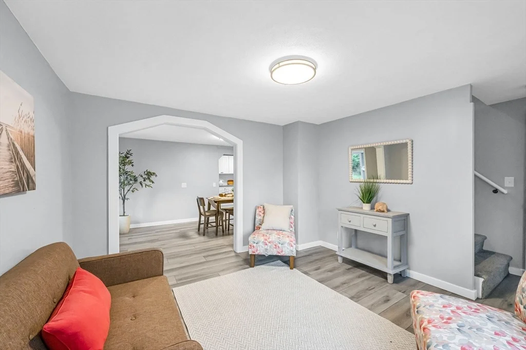 Photo of 83 Rolf Ave