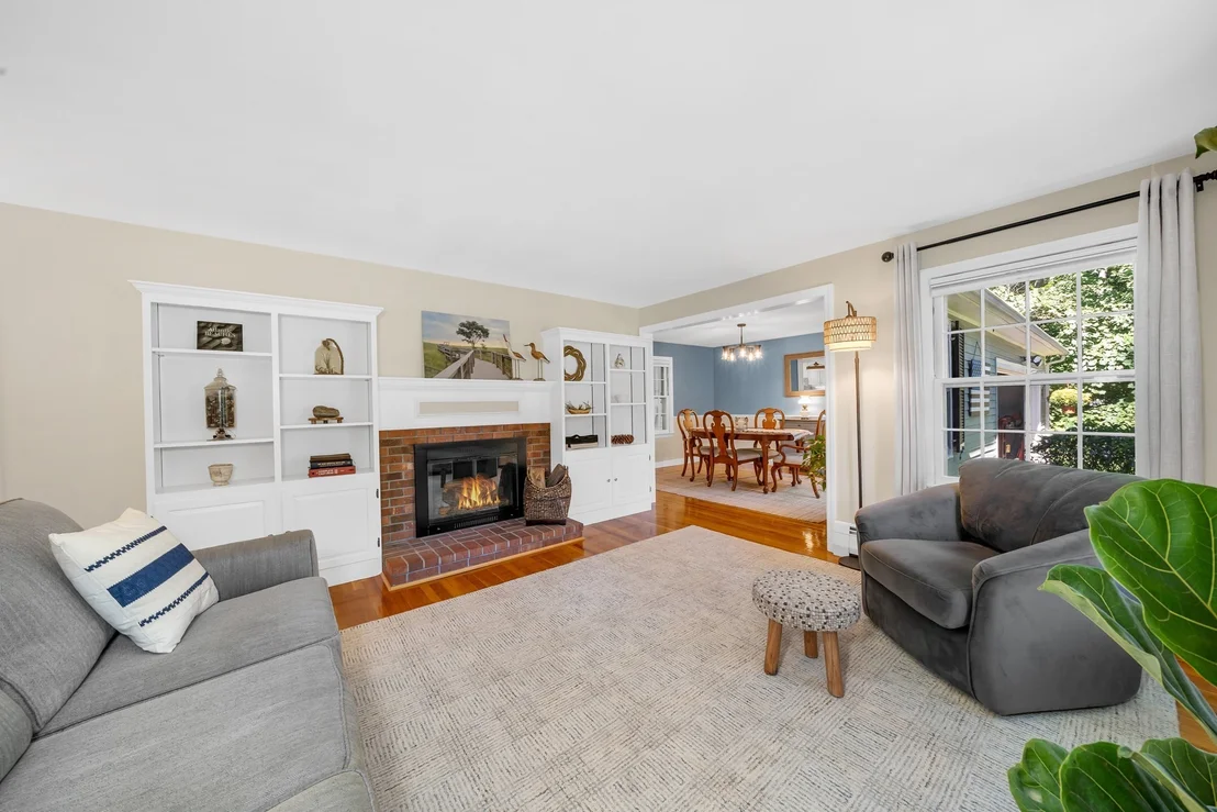 Photo of 6 W Parish Dr