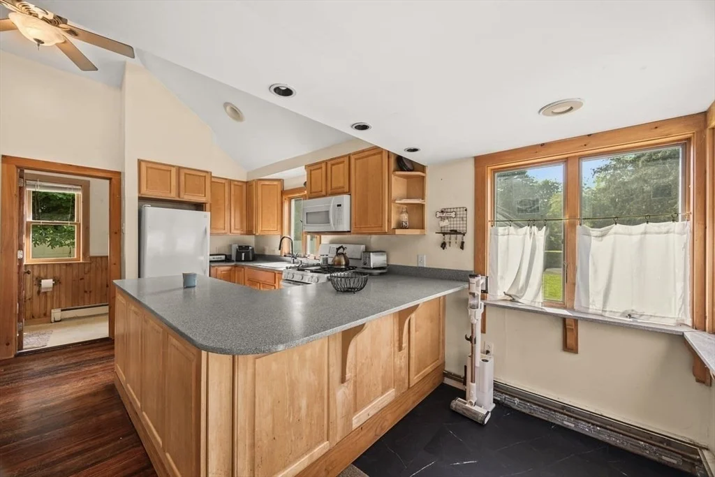 Photo of 10 Great Neck Rd