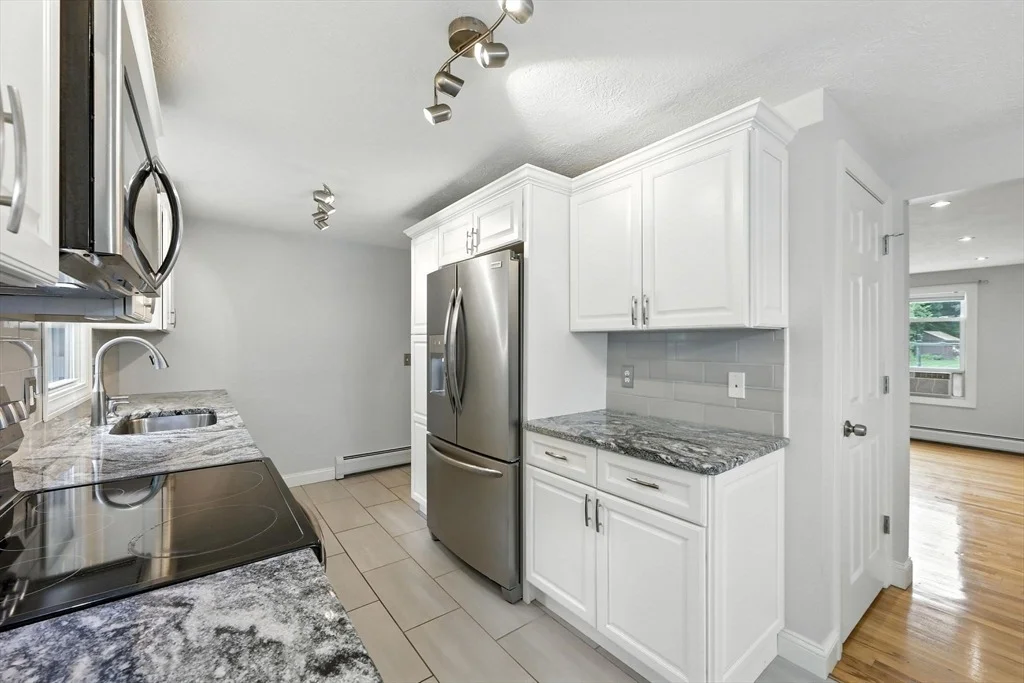 Photo of 6 Oakridge Cir