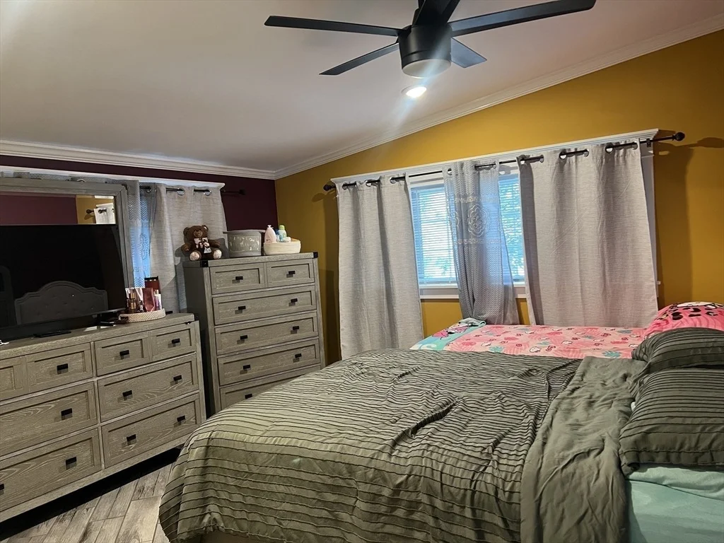 Photo of 11 Leroy Pl