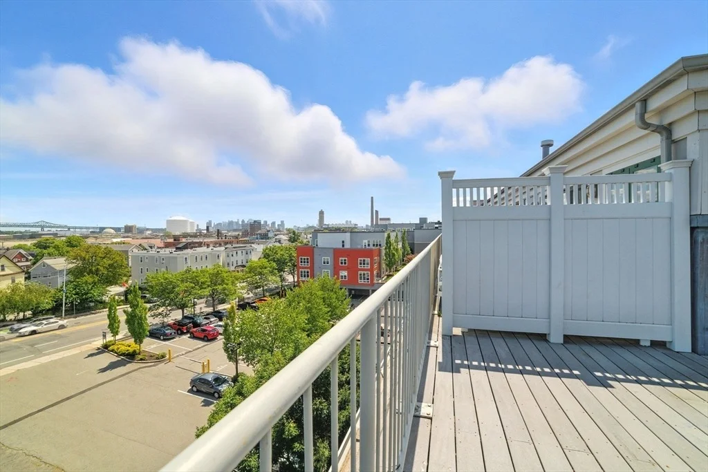 Photo of Unit 406 at 210 Broadway