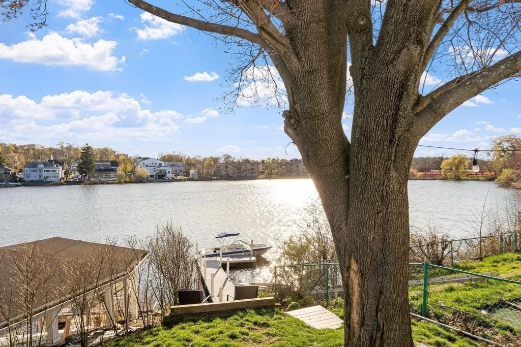 Photo of 10 Lake View Pl