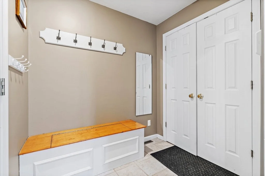 Photo of 15 Winterberry Dr