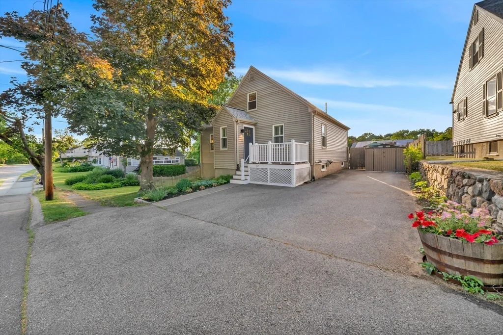 Photo of 37 Hillcrest Ave