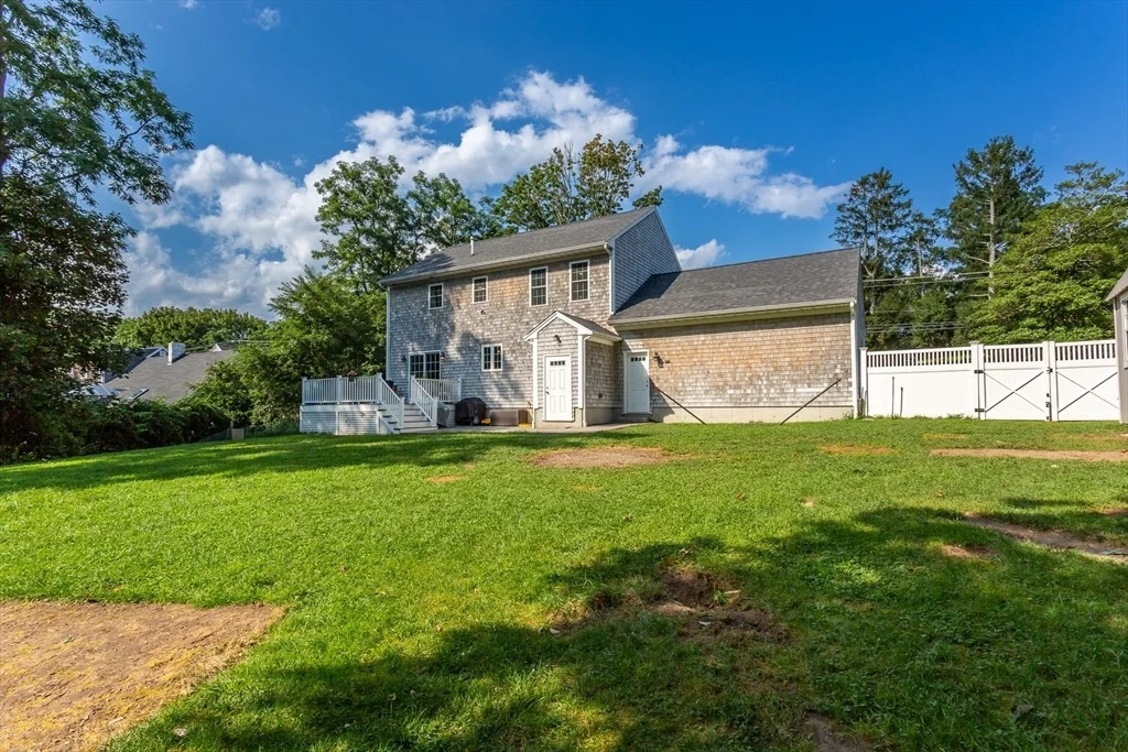 Photo of 590 Front St