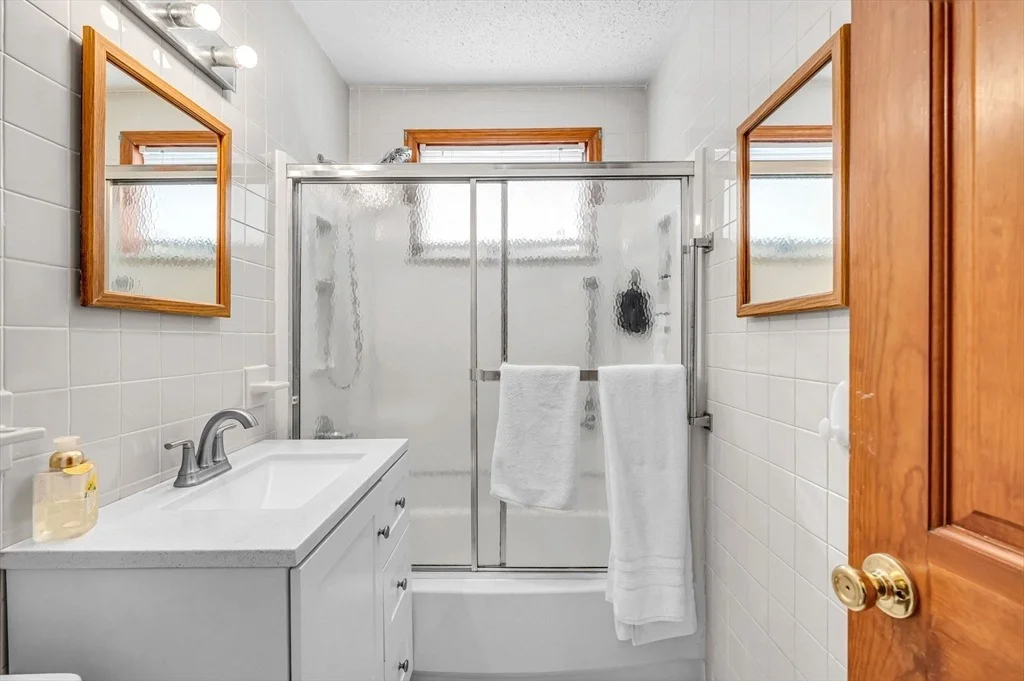 Photo of 365 Maple Rd