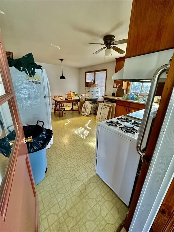 Photo of 18 Cabot Rd