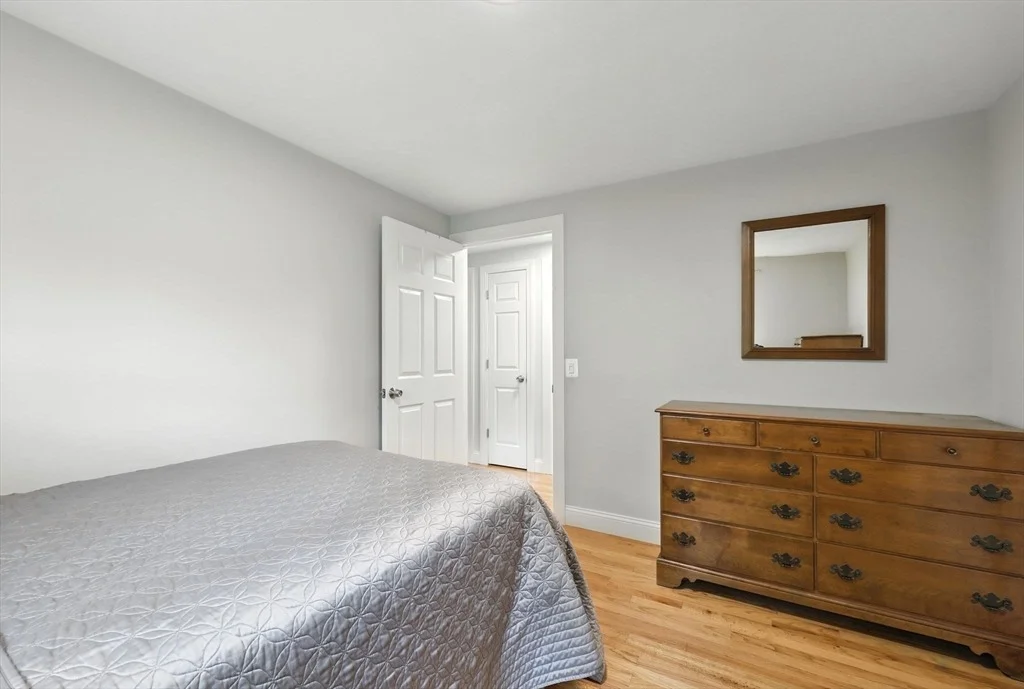 Photo of 6 Oakridge Cir