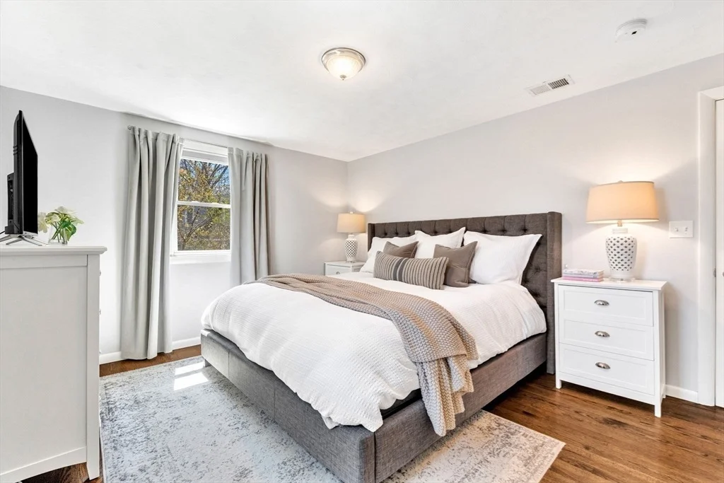 Photo of 72 Oakcrest Rd