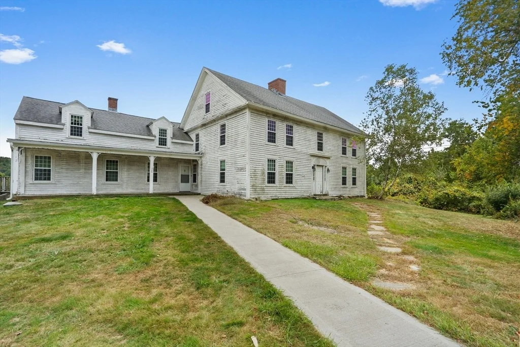 Photo of 340 Sturbridge Rd
