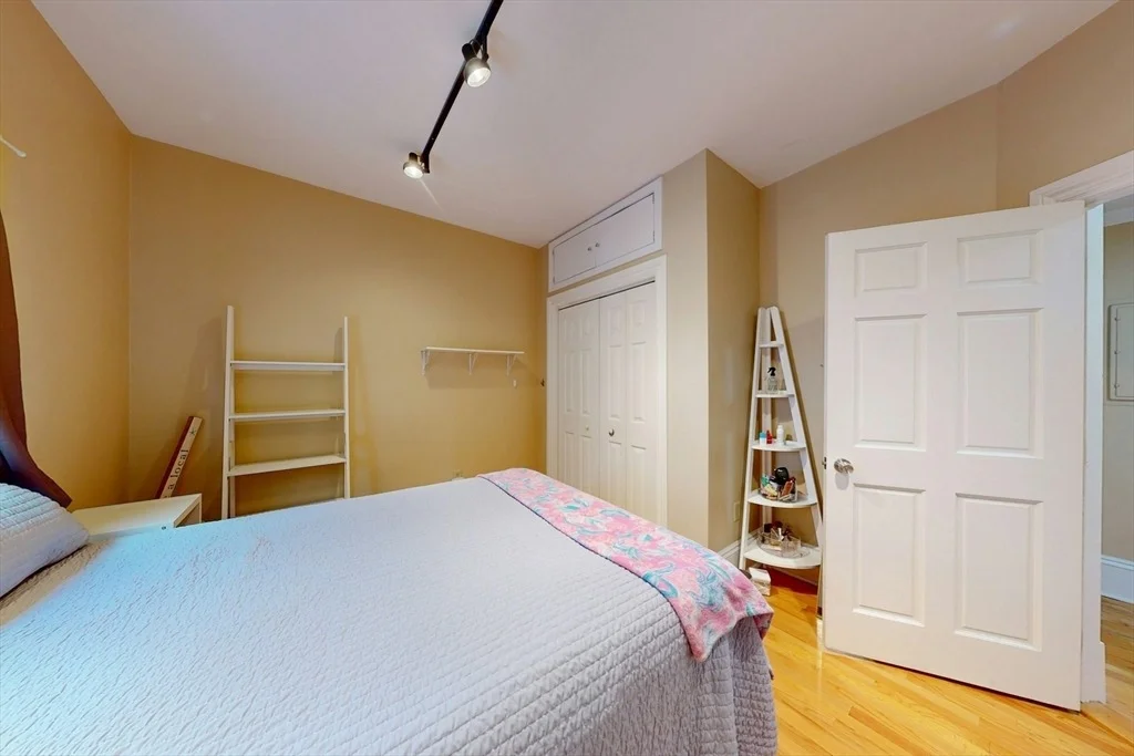 Photo of Unit A2 at 561 Broadway