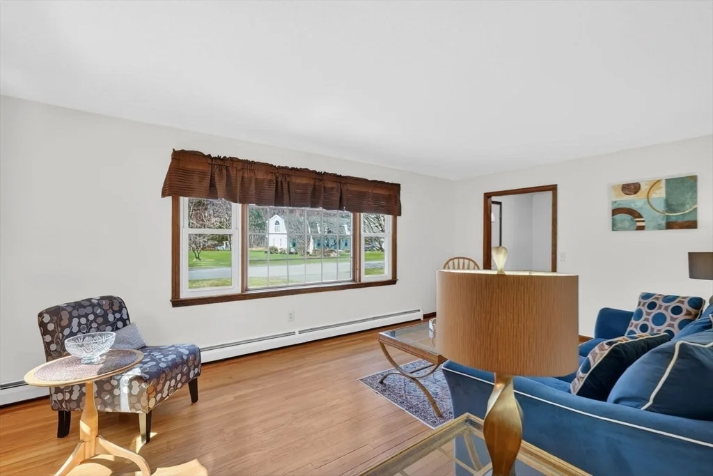 Photo of 6 Ladd Ln