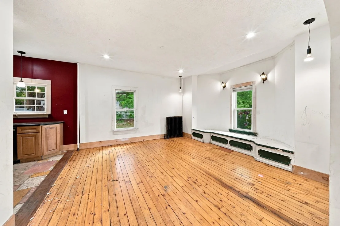 Photo of 30 Myrtle Ave
