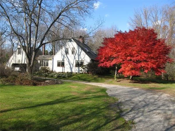 Photo of 146 River Rd