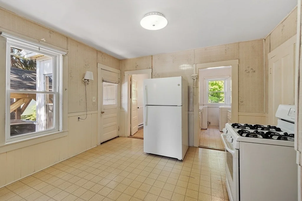 Photo of 33 West Meadow Road