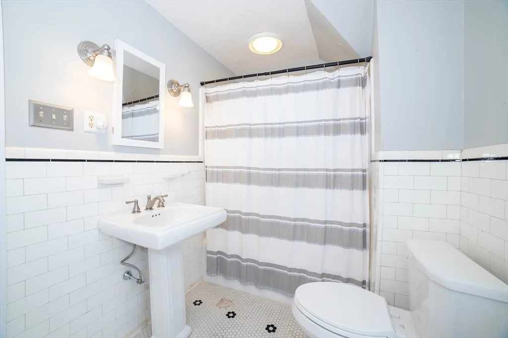 Photo of 18 Hadwen Lane