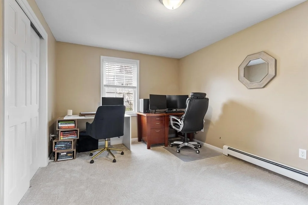 Photo of 19 Fieldstone Dr