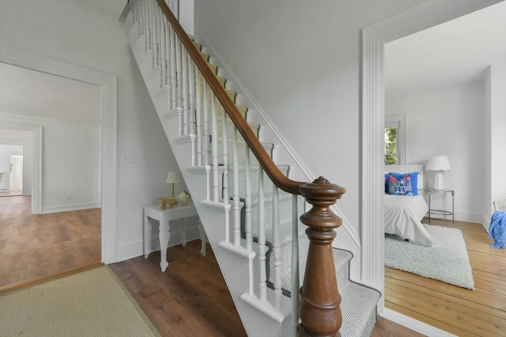 Photo of 689 Main Street