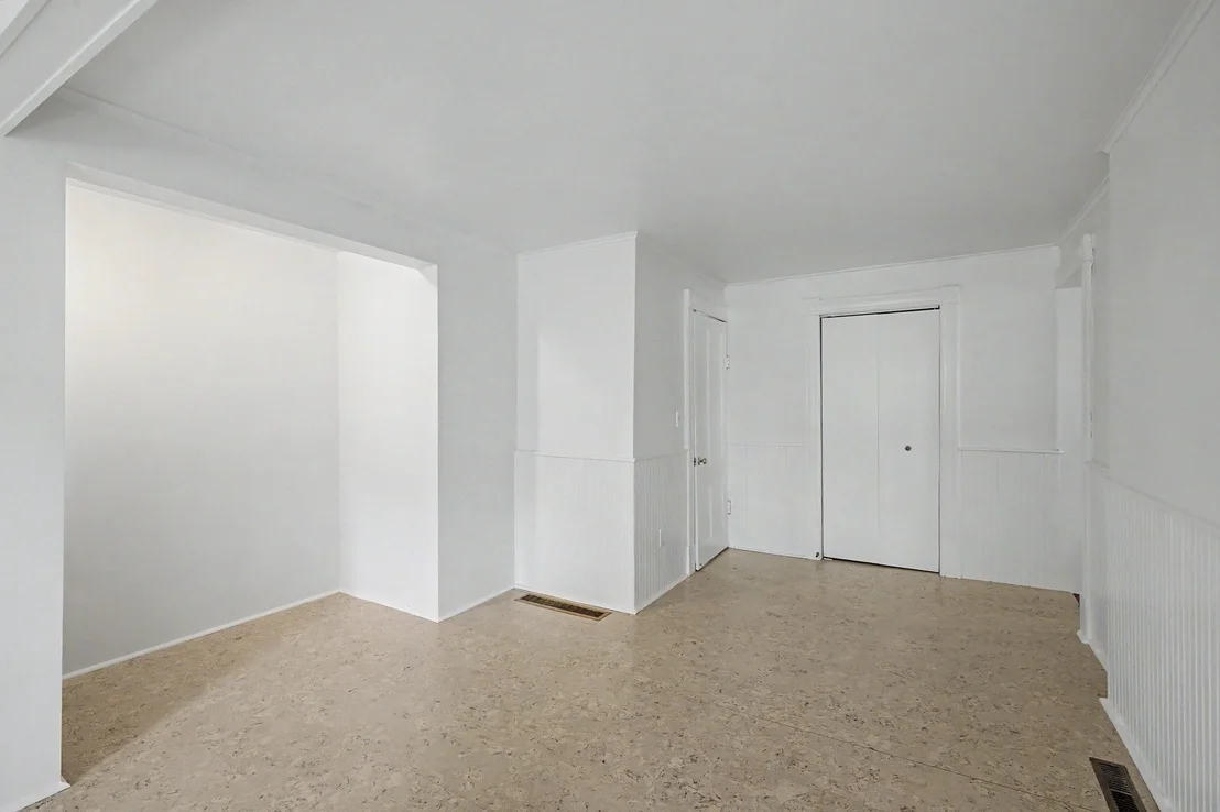 Photo of 293 Meadow Rd