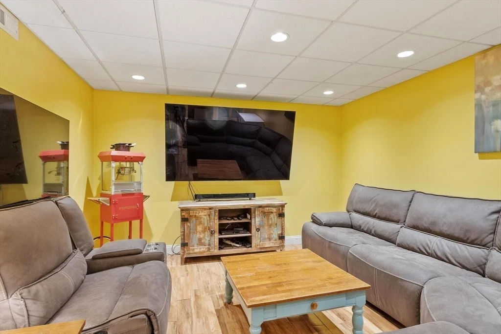Photo of 289 Sterling Rd