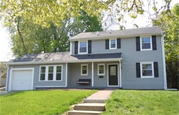 Photo of 7 University Dr
