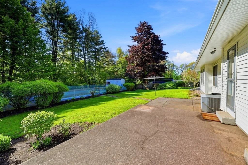 Photo of 1303 Plumtree Rd